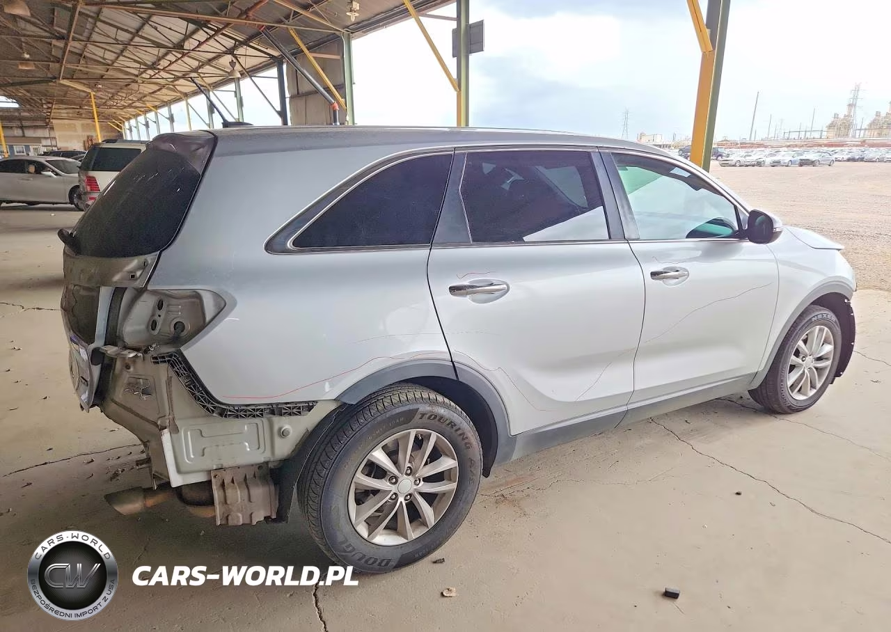 2017 Kia Sorento L VIN:5XYPG4A31HG193985 - 3
