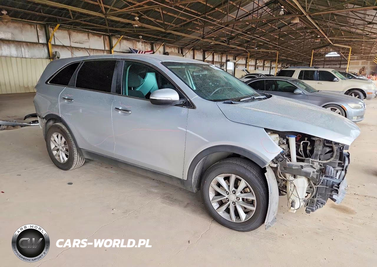 2017 Kia Sorento L VIN:5XYPG4A31HG193985 - 4