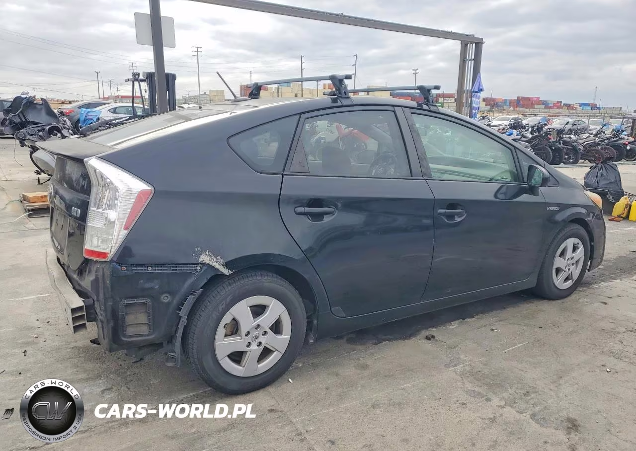 2011 Toyota Prius Two VIN:JTDKN3DU9B1364617 - 3