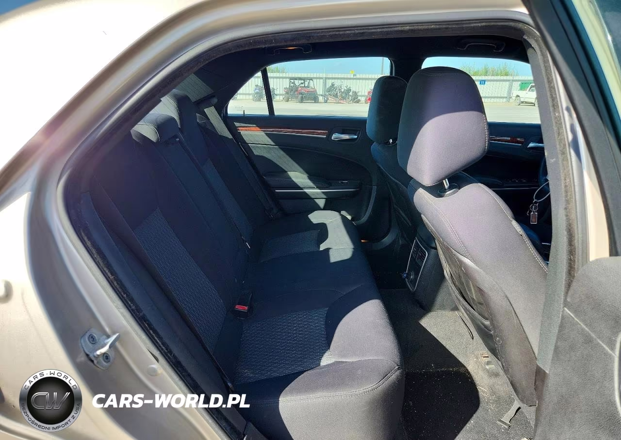 2012 Chrysler 300 VIN:2C3CCAAG1CH311477 - 10