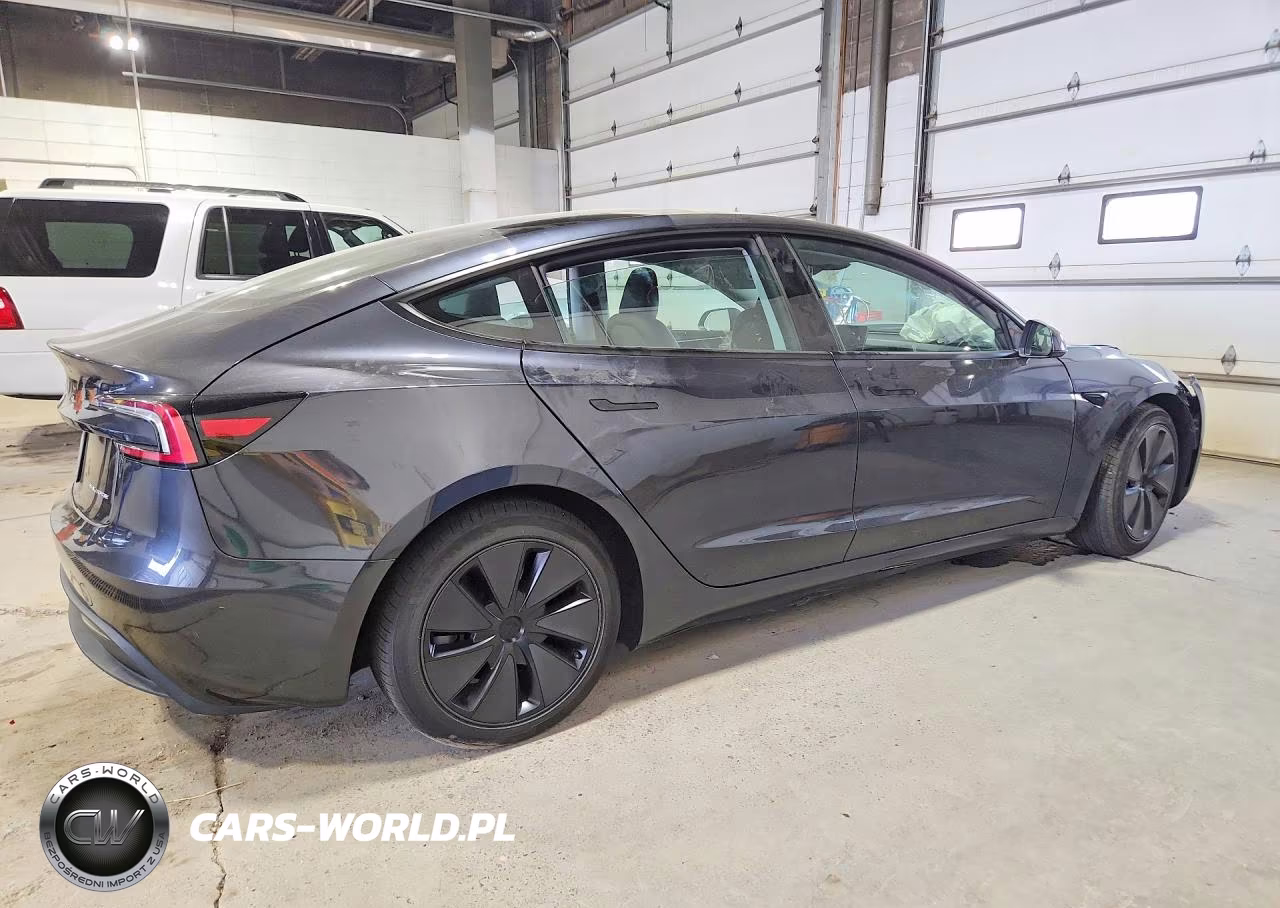 2024 Tesla Model 3 VIN:5YJ3E1EB8RF768046 - 3