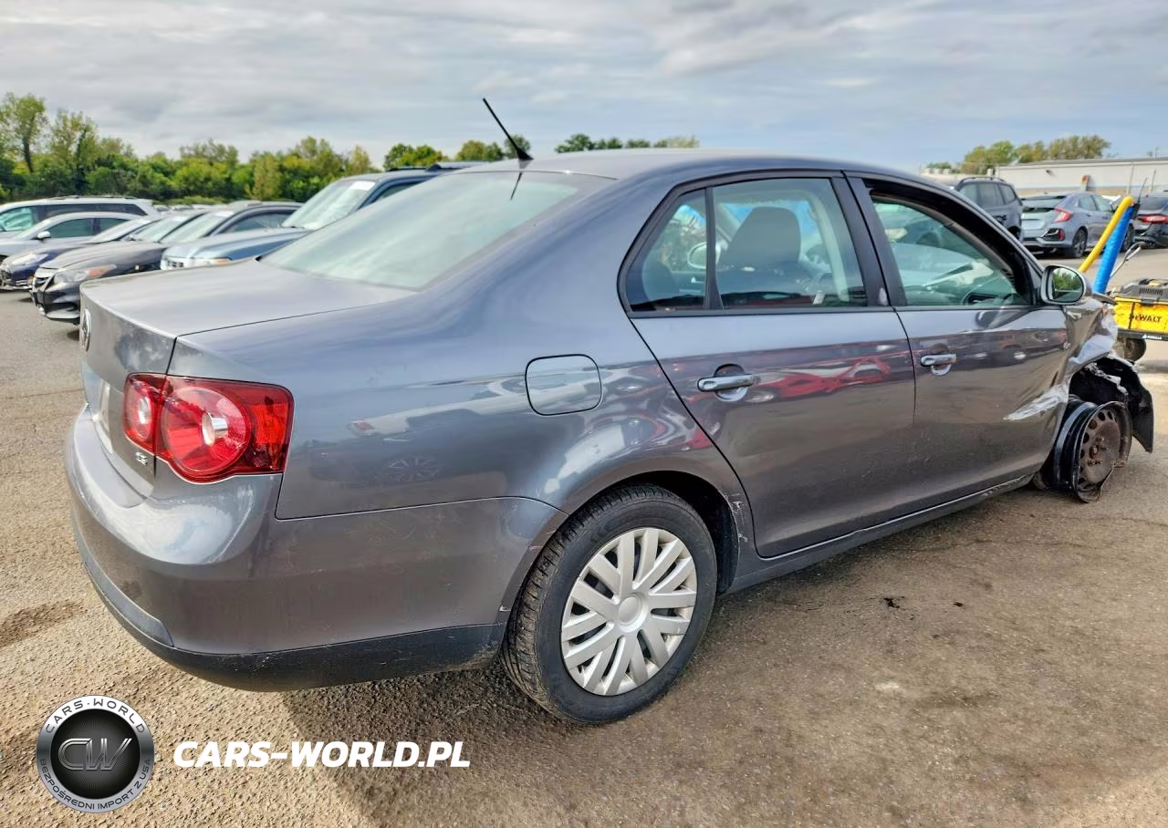 2010 Volkswagen Jetta S VIN:3VWJZ7AJ0AM024479 - 3
