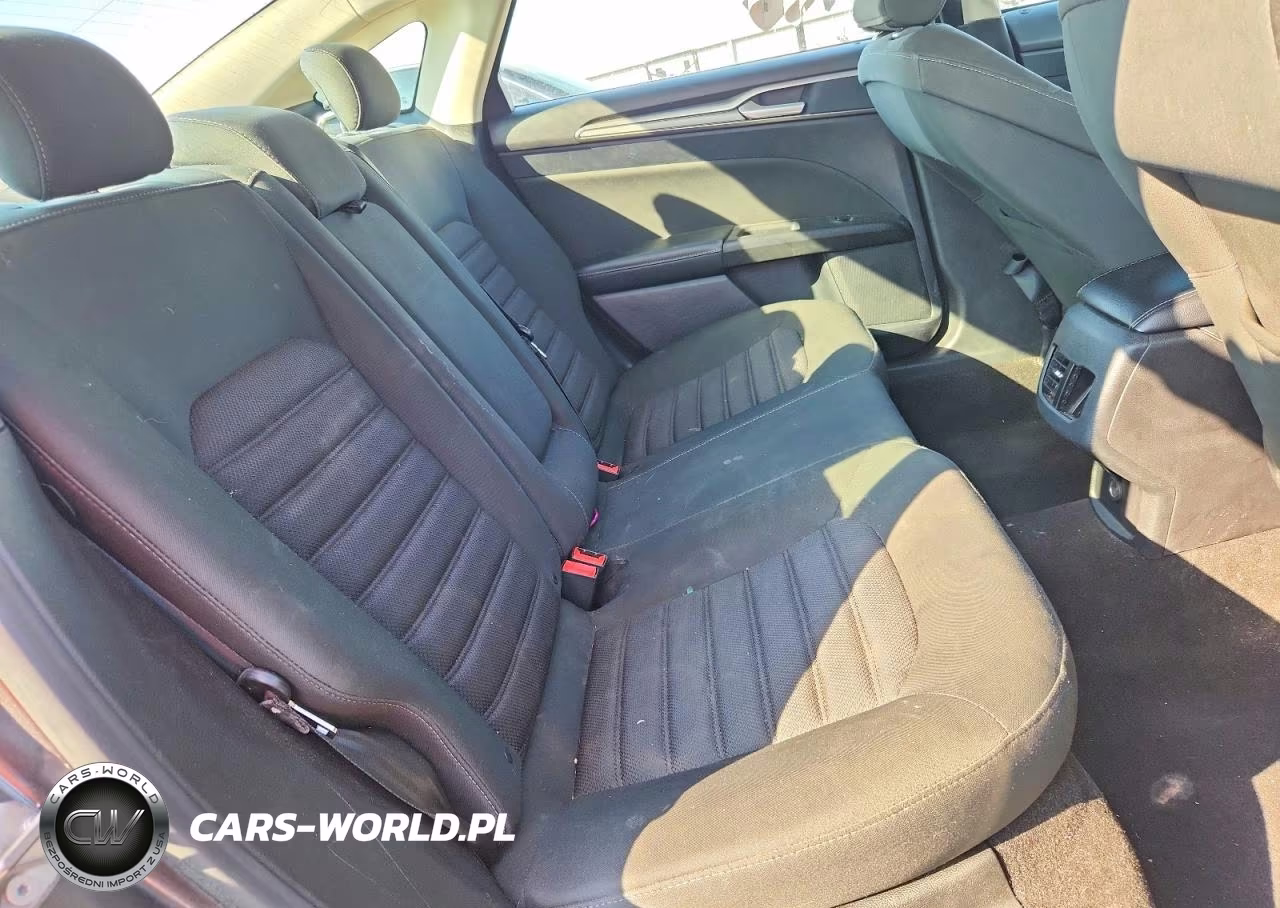2019 Ford Fusion Se VIN:3FA6P0HD8KR215521 - 10
