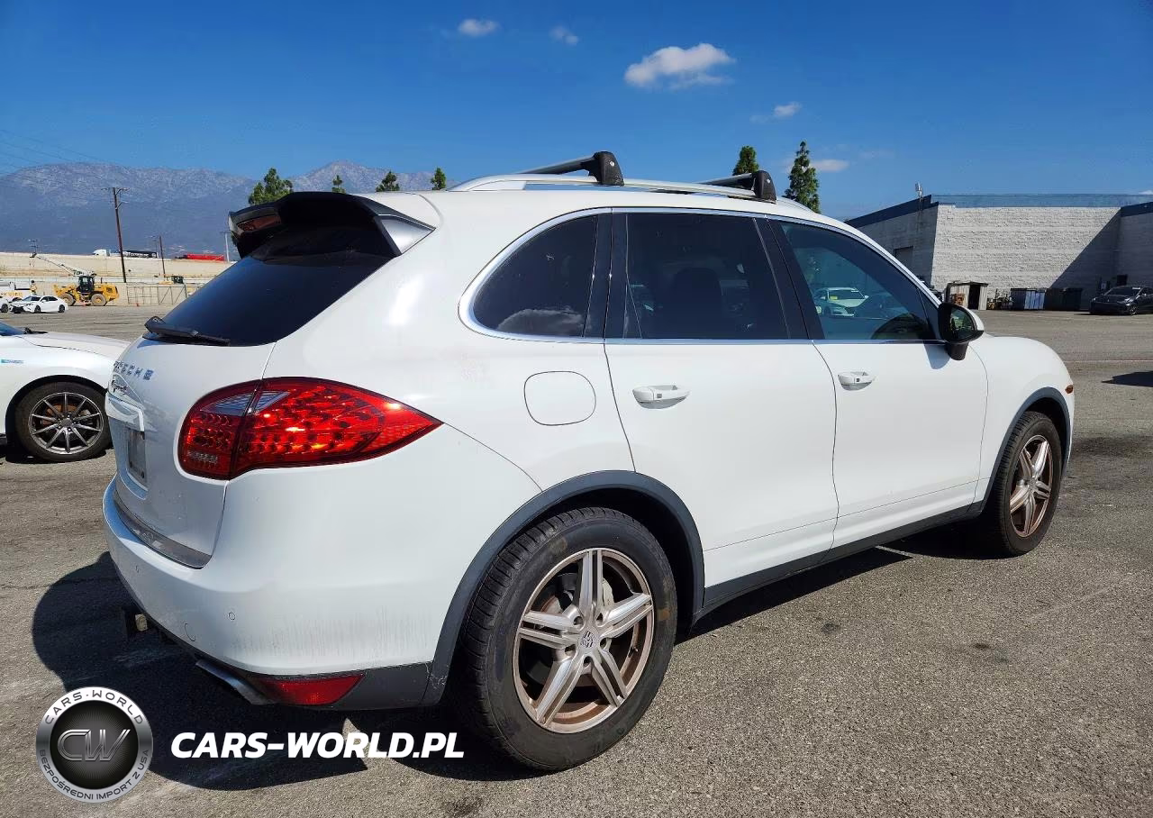 2014 Porsche Cayenne S VIN:WP1AB2A25ELA58457 - 3