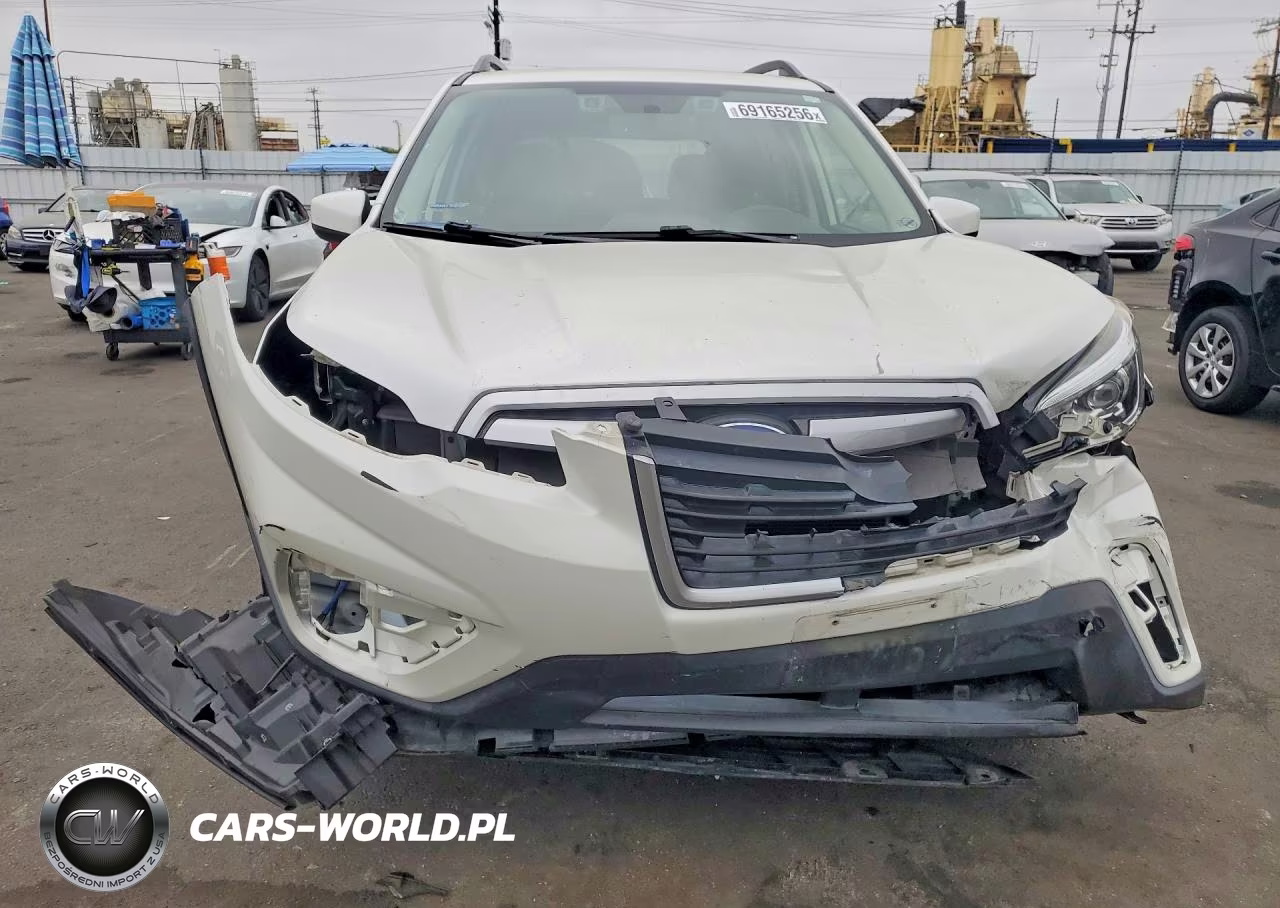 2019 Subaru Forester Premium VIN:JF2SKAEC6KH531186 - 5