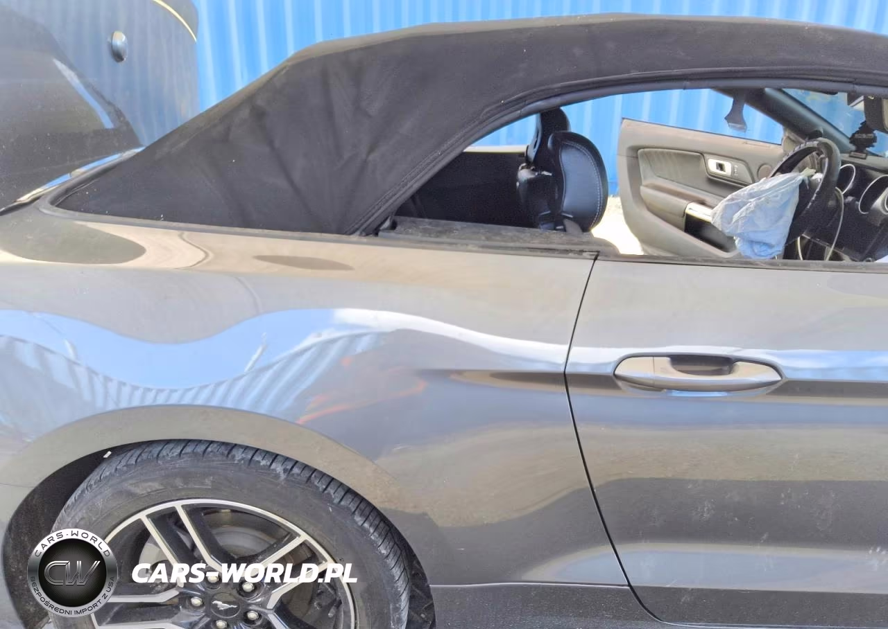 2021 Ford Mustang VIN:1FATP8UH5M5122293 - 10