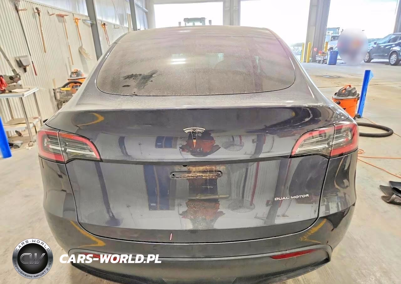 2023 Tesla Model Y VIN:7SAYGAEE3PF840670 - 6