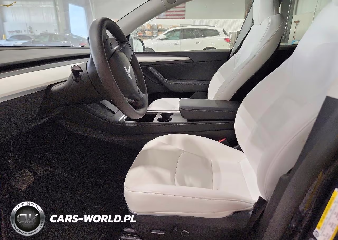 2023 Tesla Model Y VIN:7SAYGAEE3PF840670 - 7