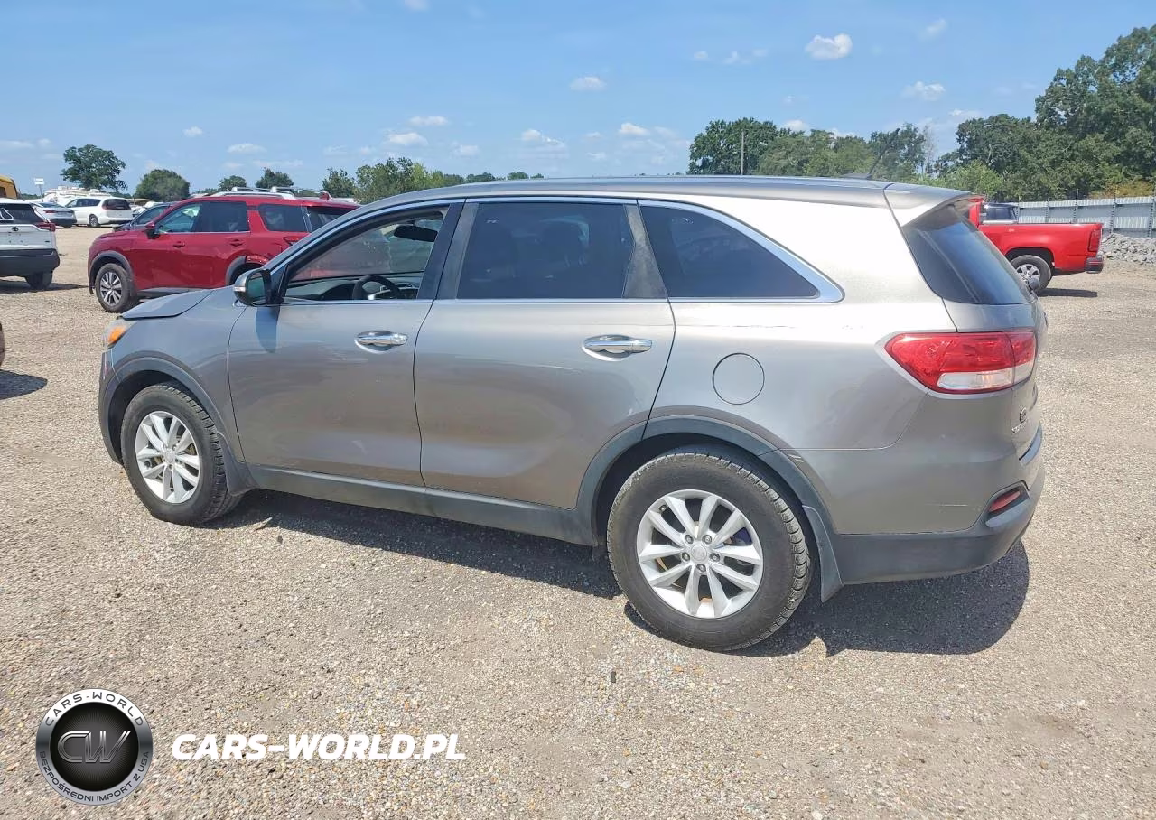 2018 Kia Sorento L VIN:5XYPG4A33JG425640 - 2