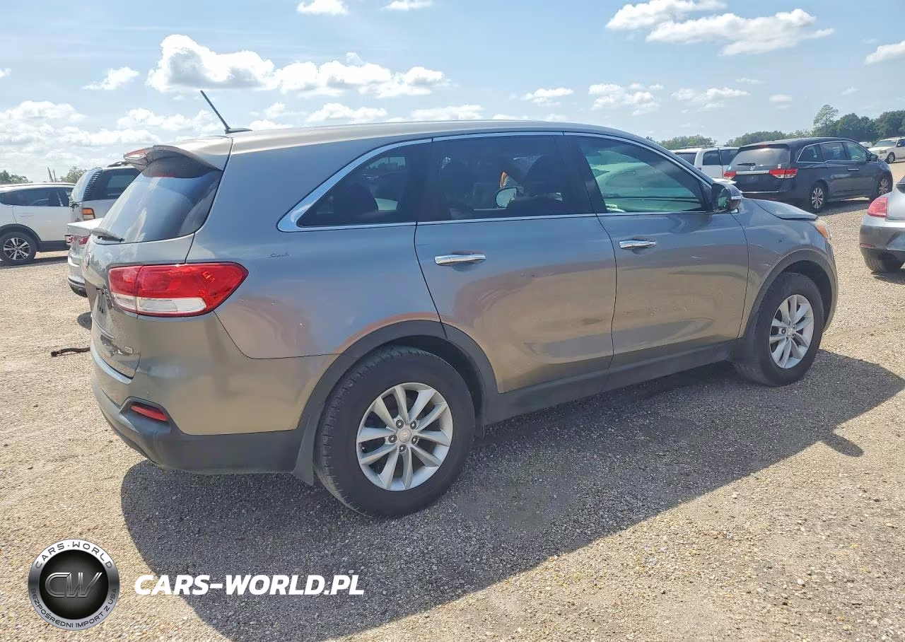 2018 Kia Sorento L VIN:5XYPG4A33JG425640 - 3