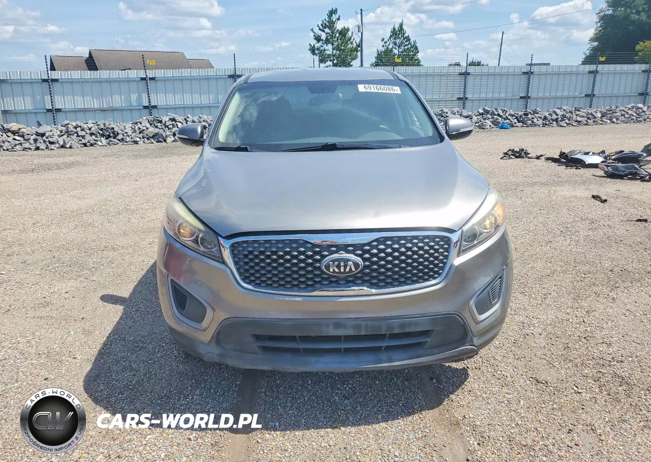 2018 Kia Sorento L VIN:5XYPG4A33JG425640 - 5