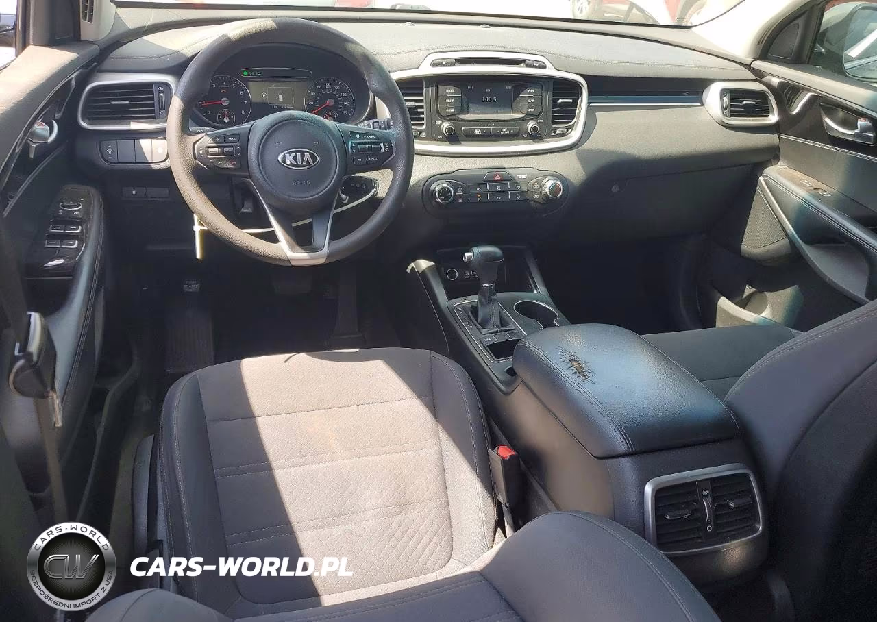 2018 Kia Sorento L VIN:5XYPG4A33JG425640 - 8