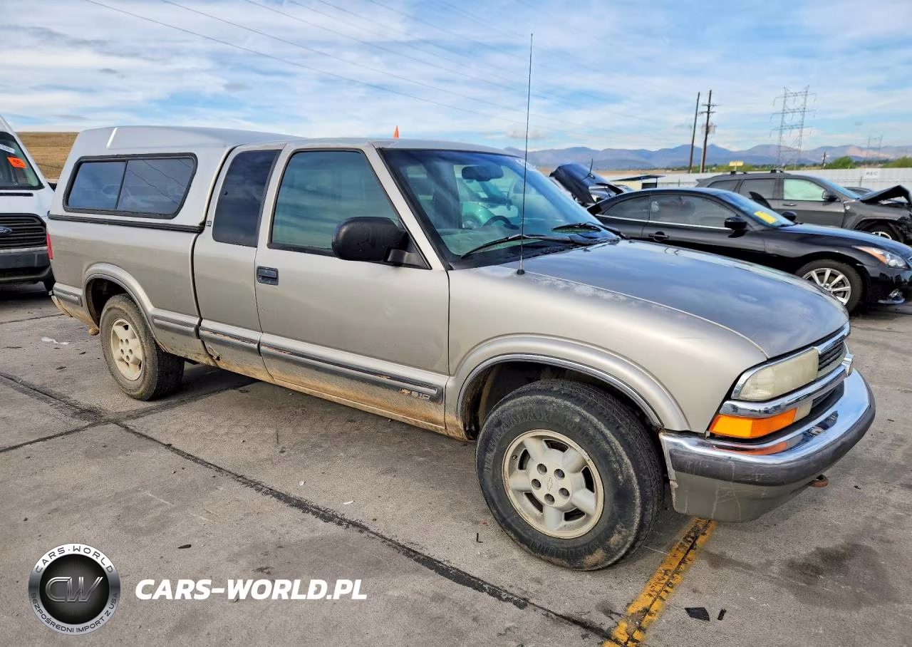 1998 Chevrolet S Truck S10 VIN:1GCDT19X1W8247245 - 4