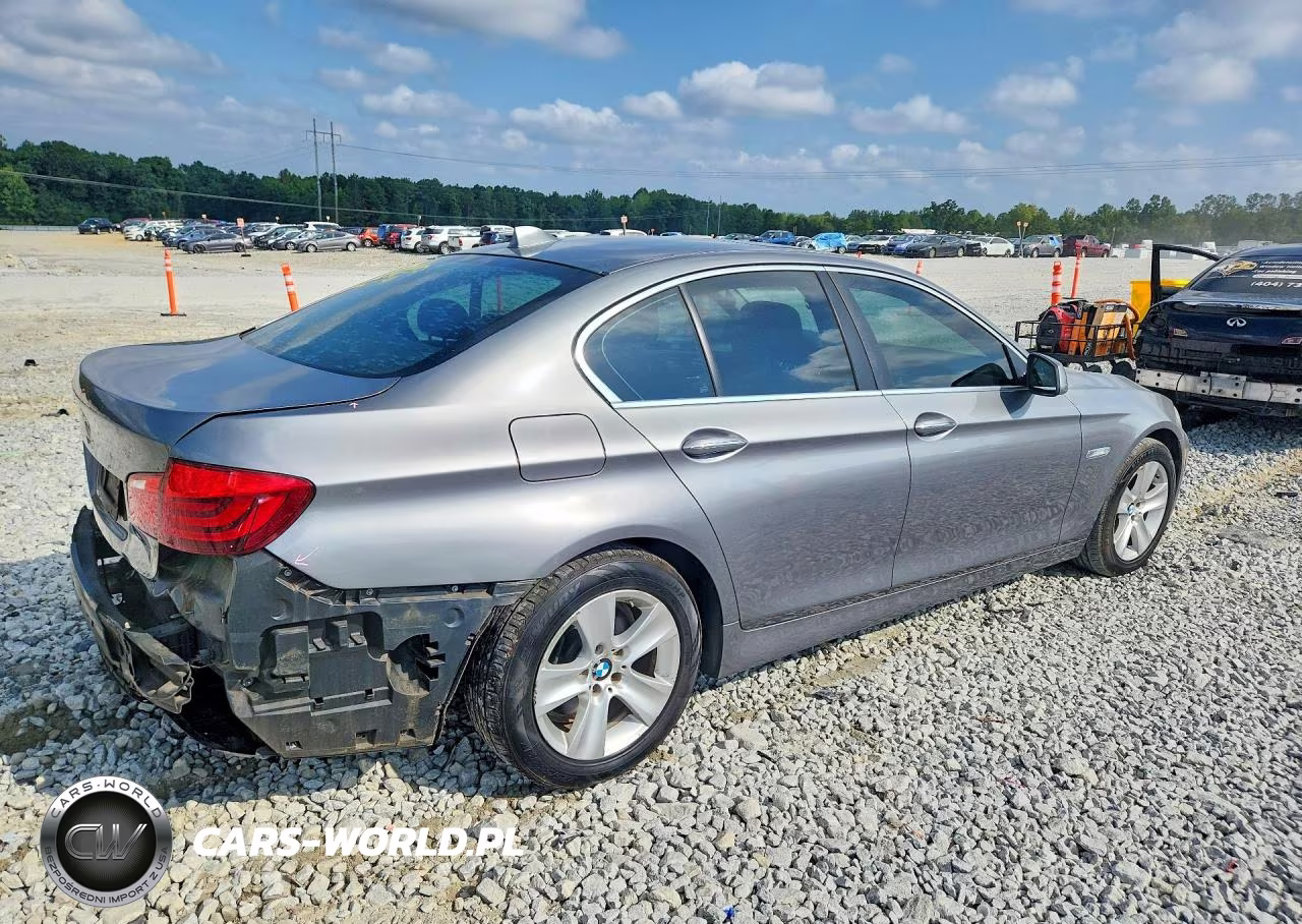 2013 BMW 528 I VIN:WBAXG5C56DDY33067 - 3