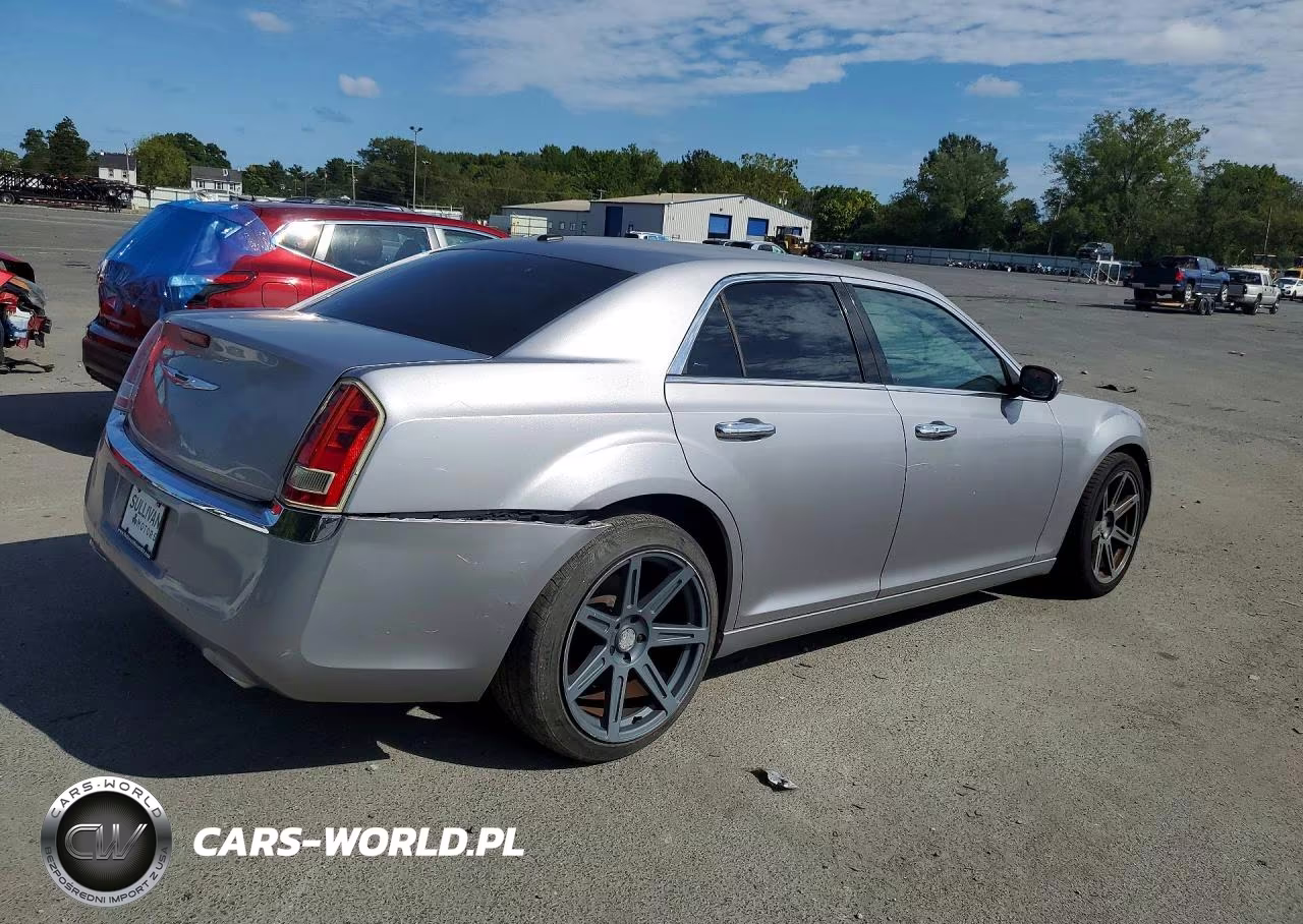 2013 Chrysler 300 VIN:2C3CCAAG1DH727806 - 3