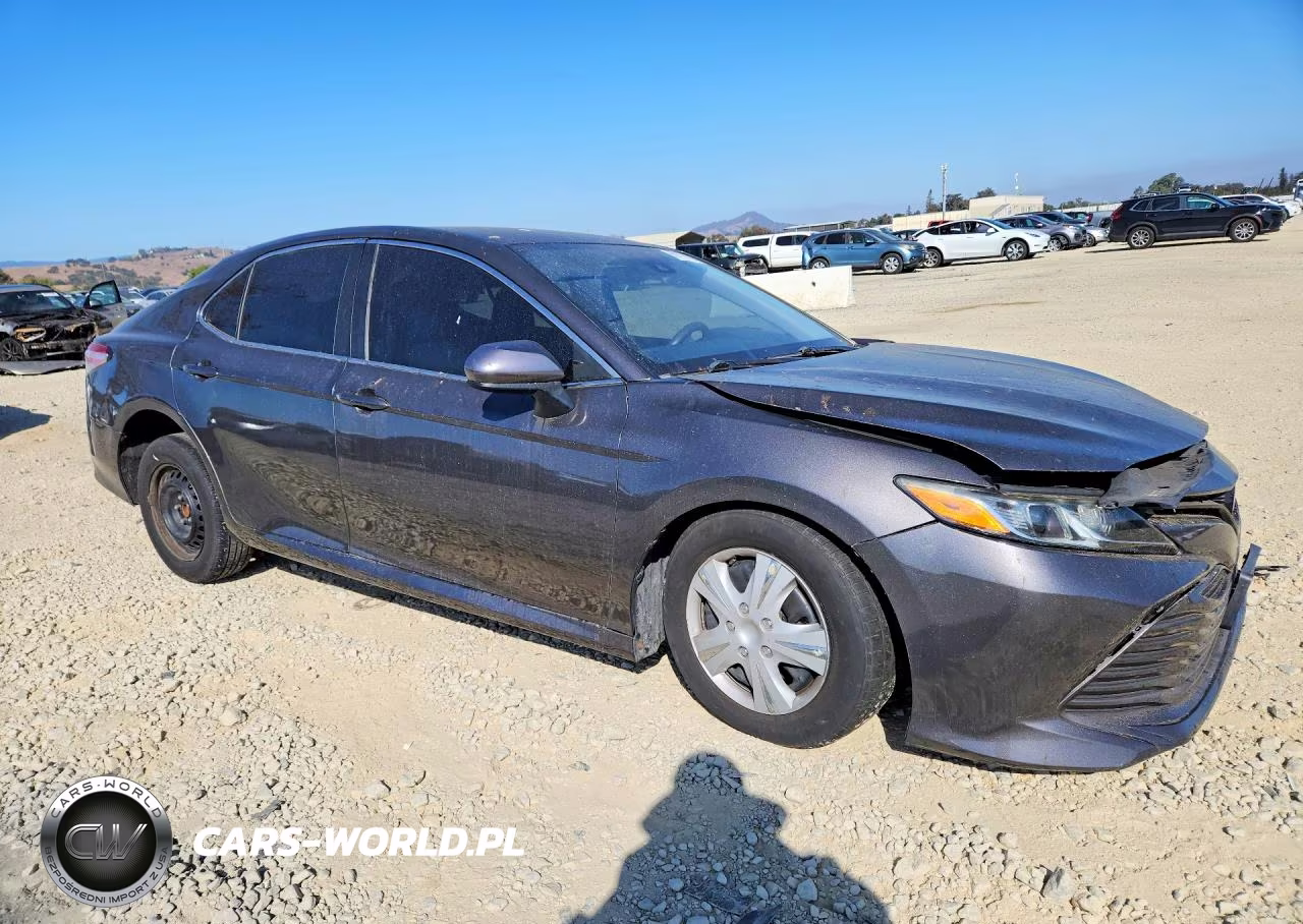 2018 Toyota Camry L VIN:4T1B11HK9JU073326 - 4