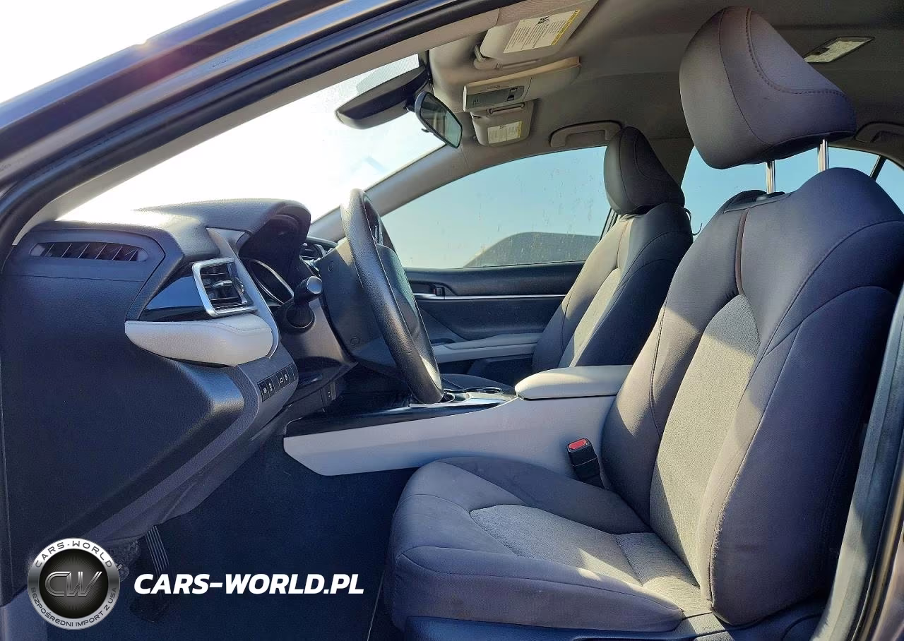 2018 Toyota Camry L VIN:4T1B11HK9JU073326 - 7