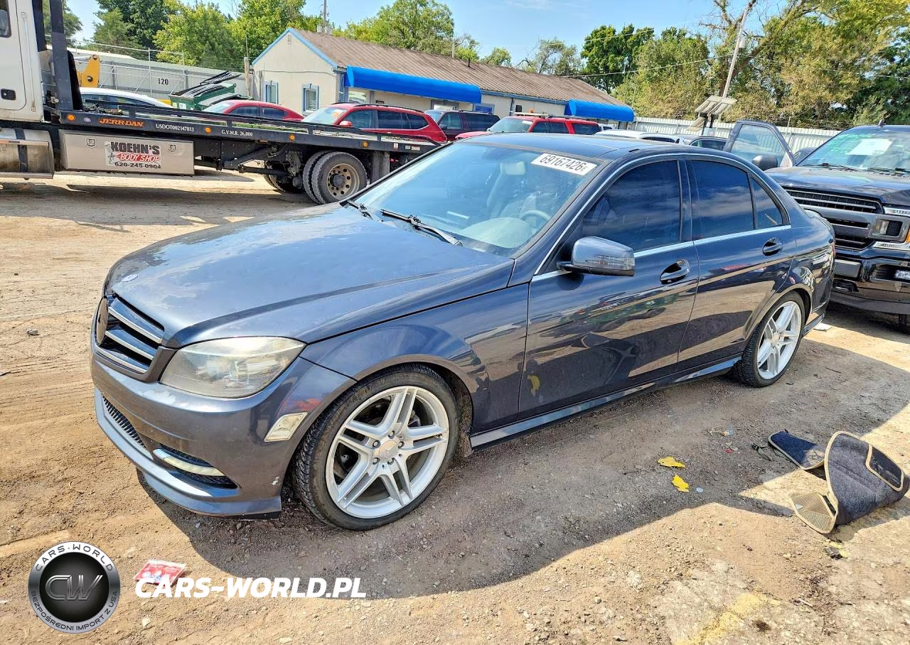 2011 Mercedes-Benz C 300 VIN:WDDGF5EB9BA499176 - 1