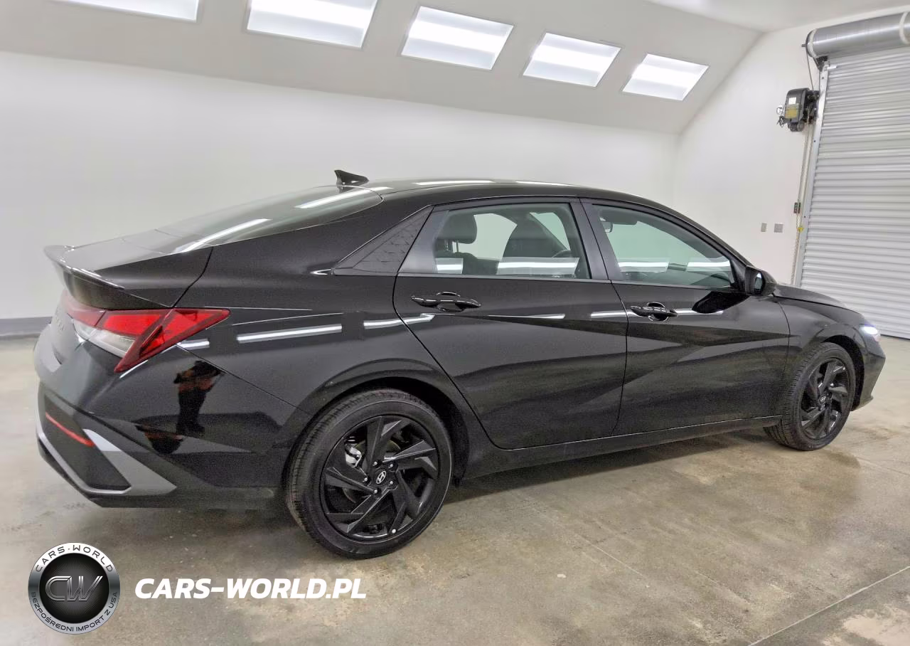 2026 Hyundai Elantra Sel Sport VIN:KMHLM4DG6TU225631 - 3