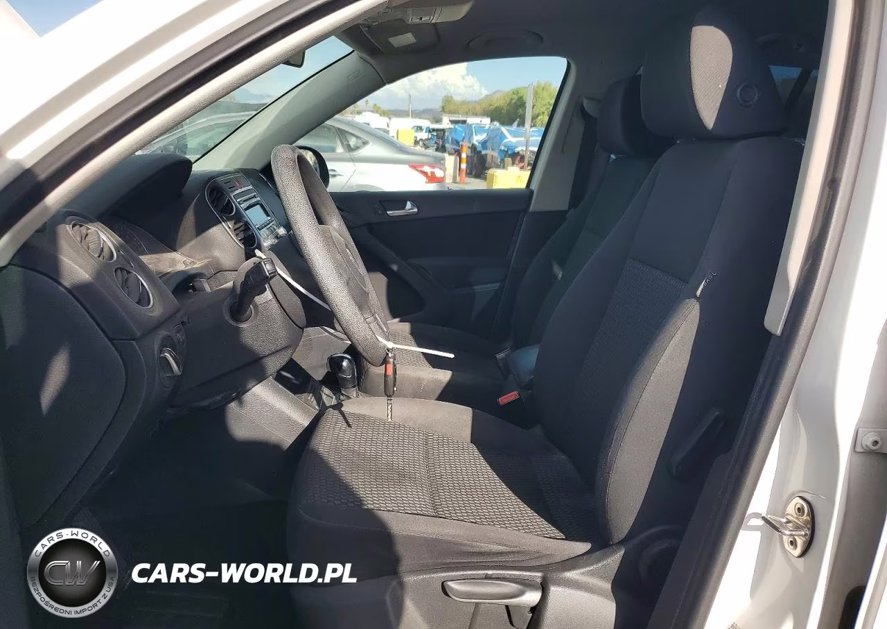 2011 Volkswagen Tiguan S VIN:WVGAV7AX6BW553810 - 7