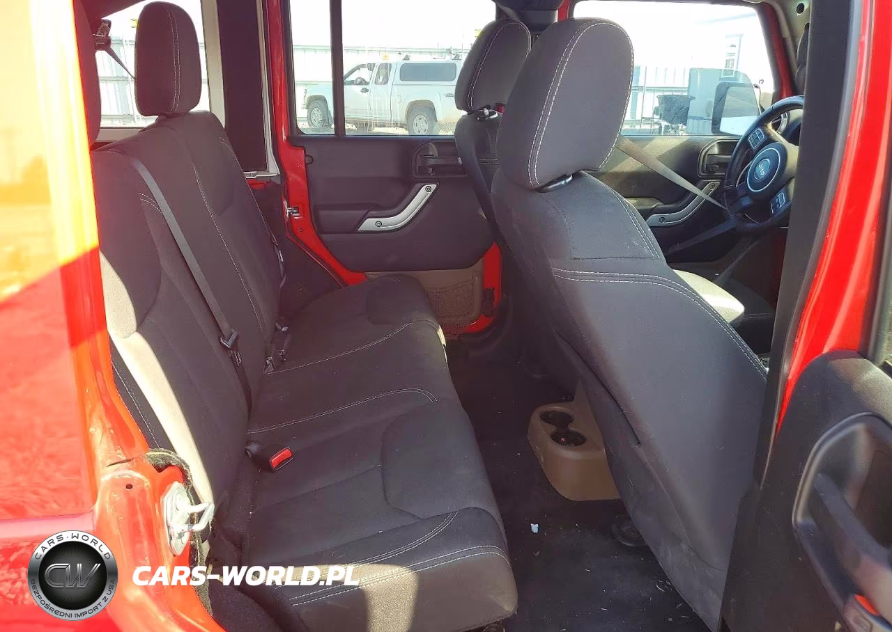 2016 Jeep Wrangler Unlimited Sahara VIN:1C4BJWEG8GL187656 - 10