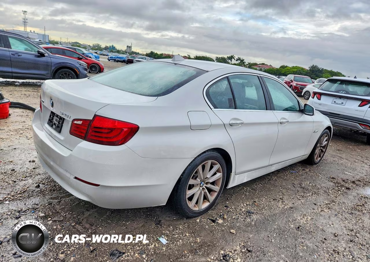 2013 BMW 528 Xi VIN:WBAXH5C53DD108250 - 3