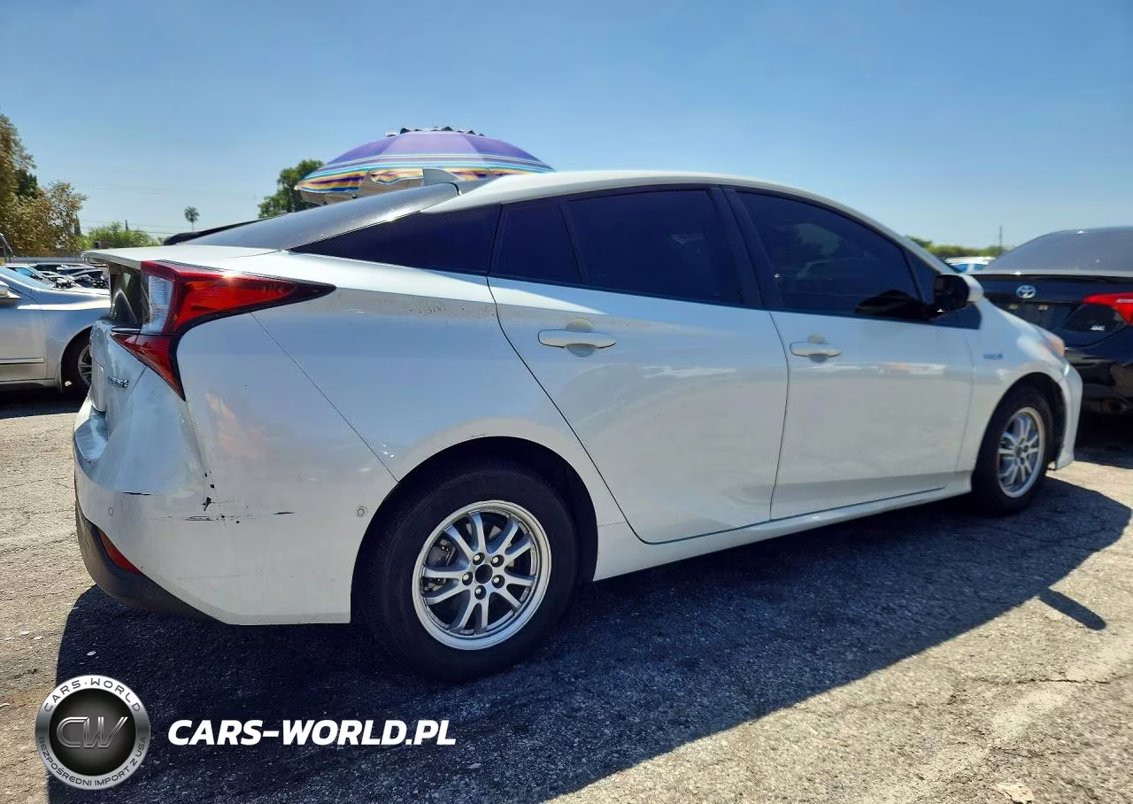 2019 Toyota Prius Le VIN:JTDKARFU4K3101290 - 3