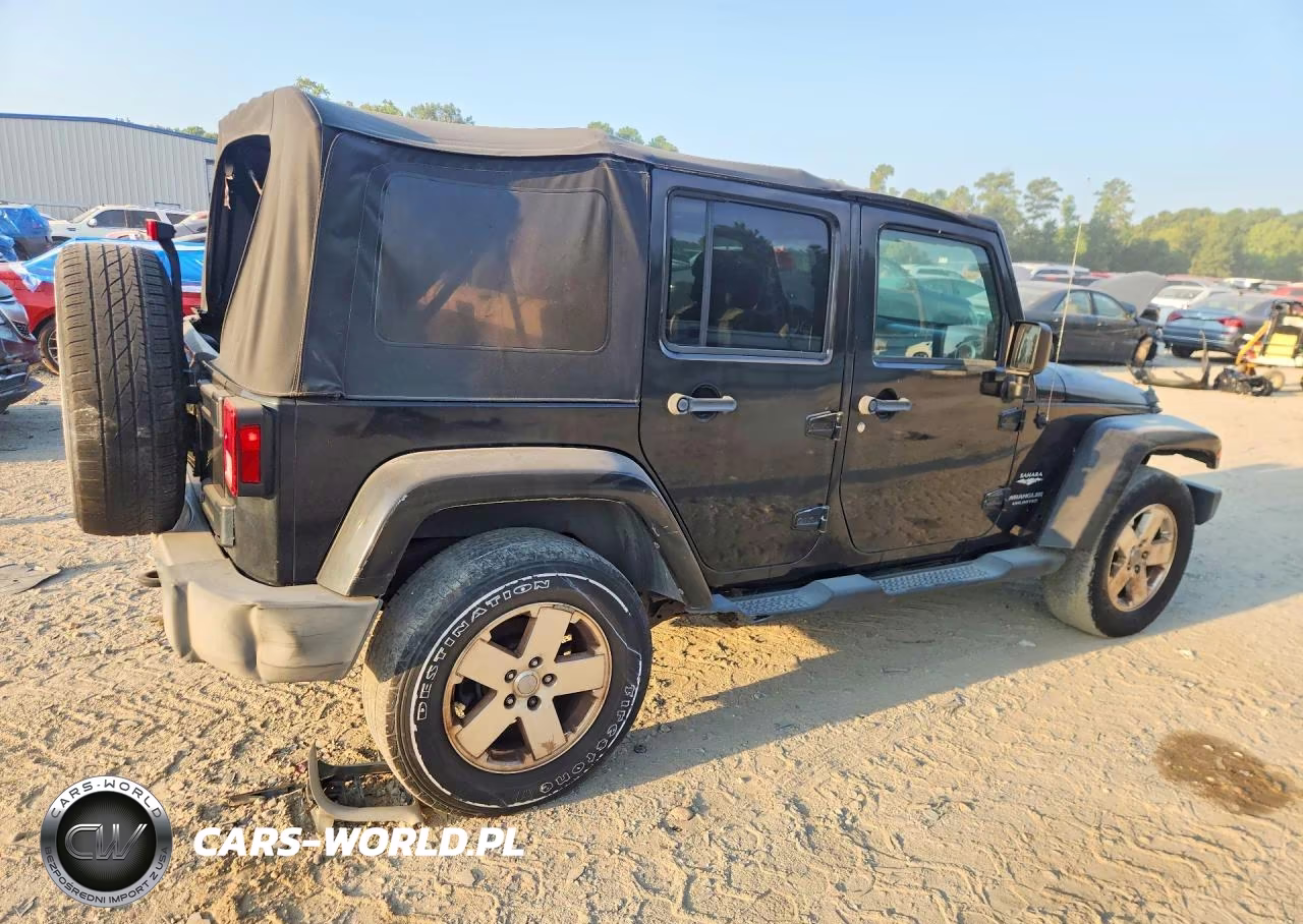 2008 Jeep Wrangler Unlimited Sahara VIN:1J4GA59108L565101 - 3