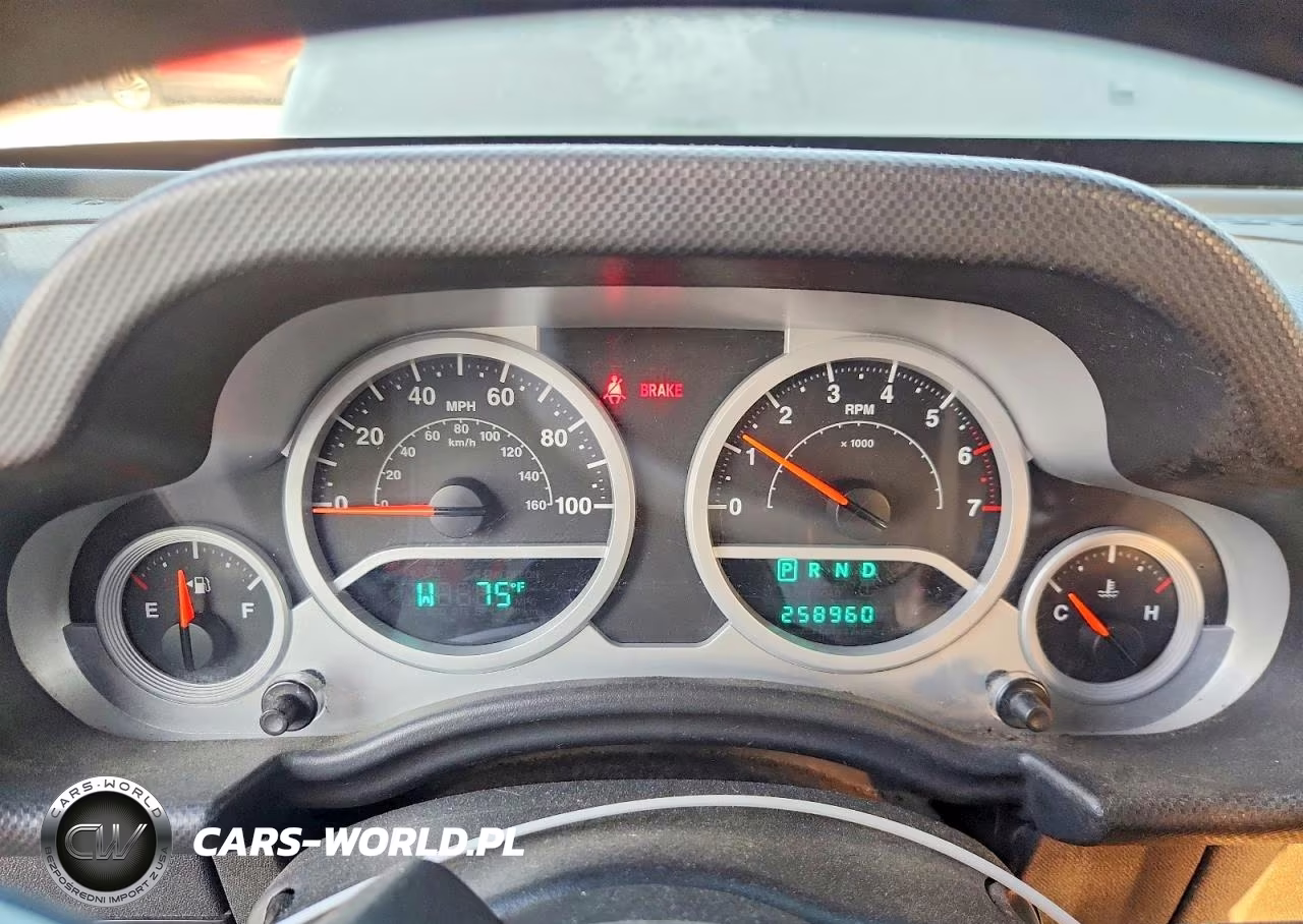 2008 Jeep Wrangler Unlimited Sahara VIN:1J4GA59108L565101 - 9