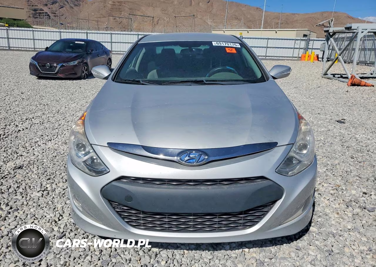 2015 Hyundai Sonata Hybrid Base VIN:KMHEC4A41FA133385 - 5