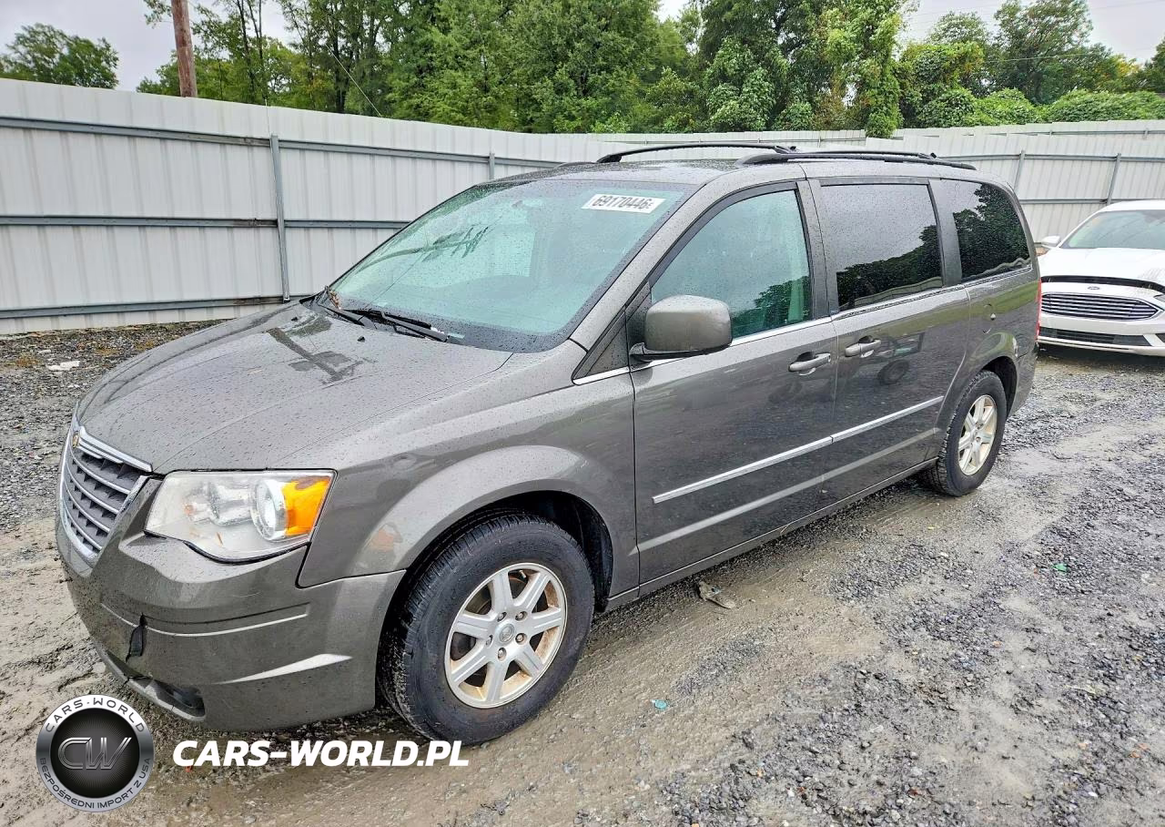 2010 Chrysler Town & Country Touring Plus VIN:2A4RR8D11AR404716 - 1