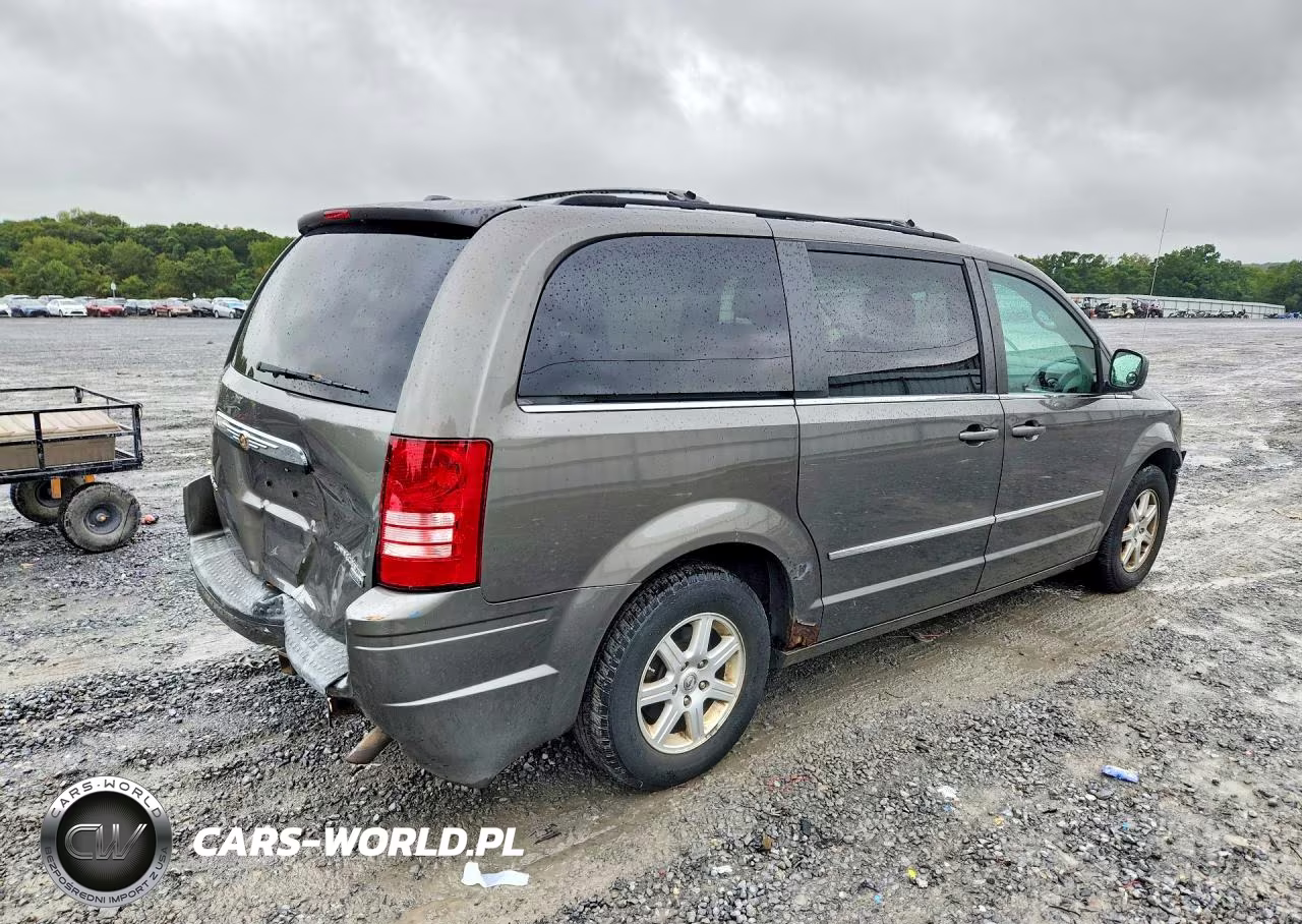 2010 Chrysler Town & Country Touring Plus VIN:2A4RR8D11AR404716 - 3