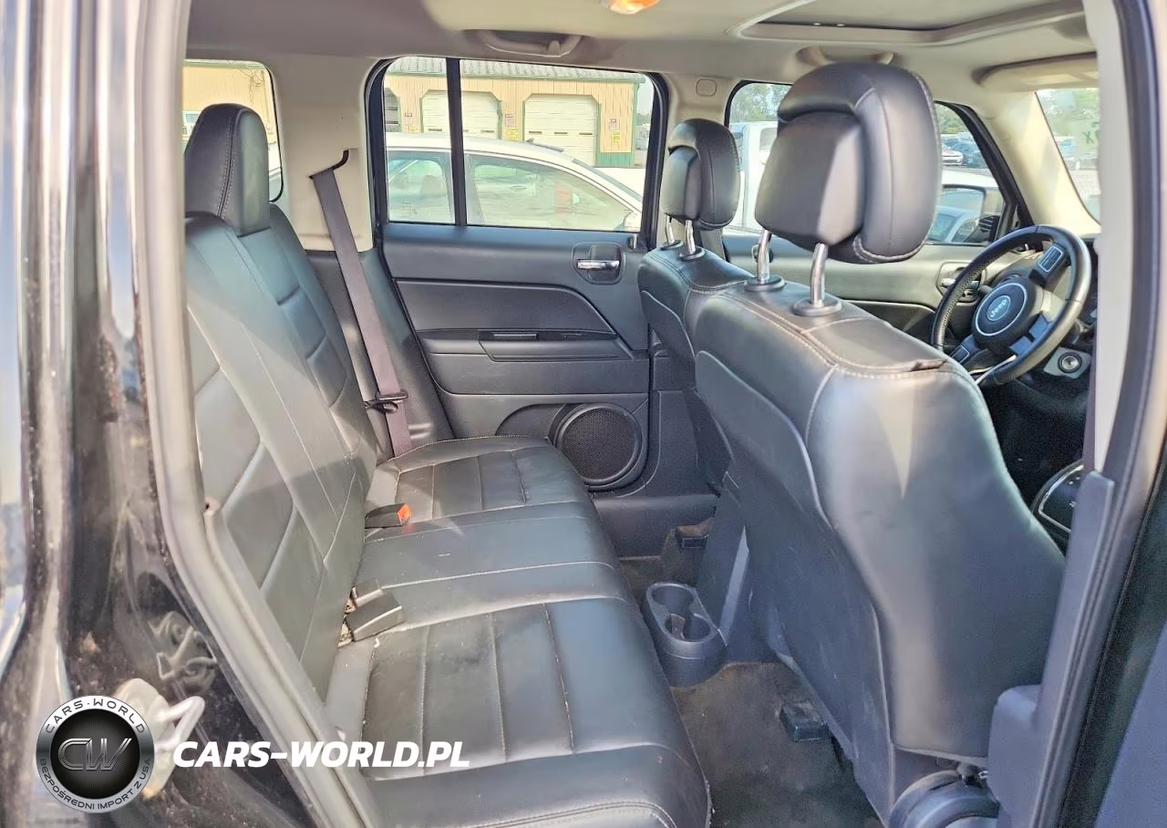 2016 Jeep Patriot Latitude VIN:1C4NJRFB5GD768138 - 10