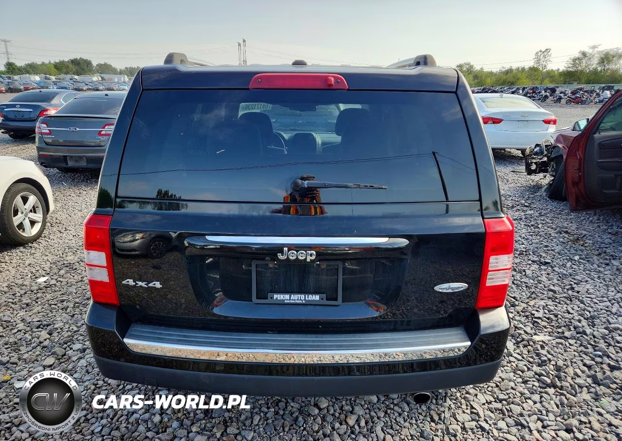 2016 Jeep Patriot Latitude VIN:1C4NJRFB5GD768138 - 6