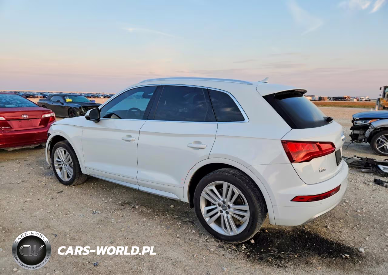 2019 Audi Q5 Premium Plus VIN:WA1BNAFYXK2079398 - 2