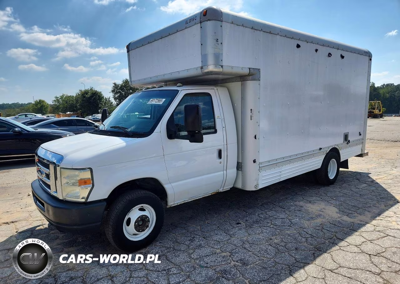 2009 Ford Econoline E450 Super Duty Cutaway Van
