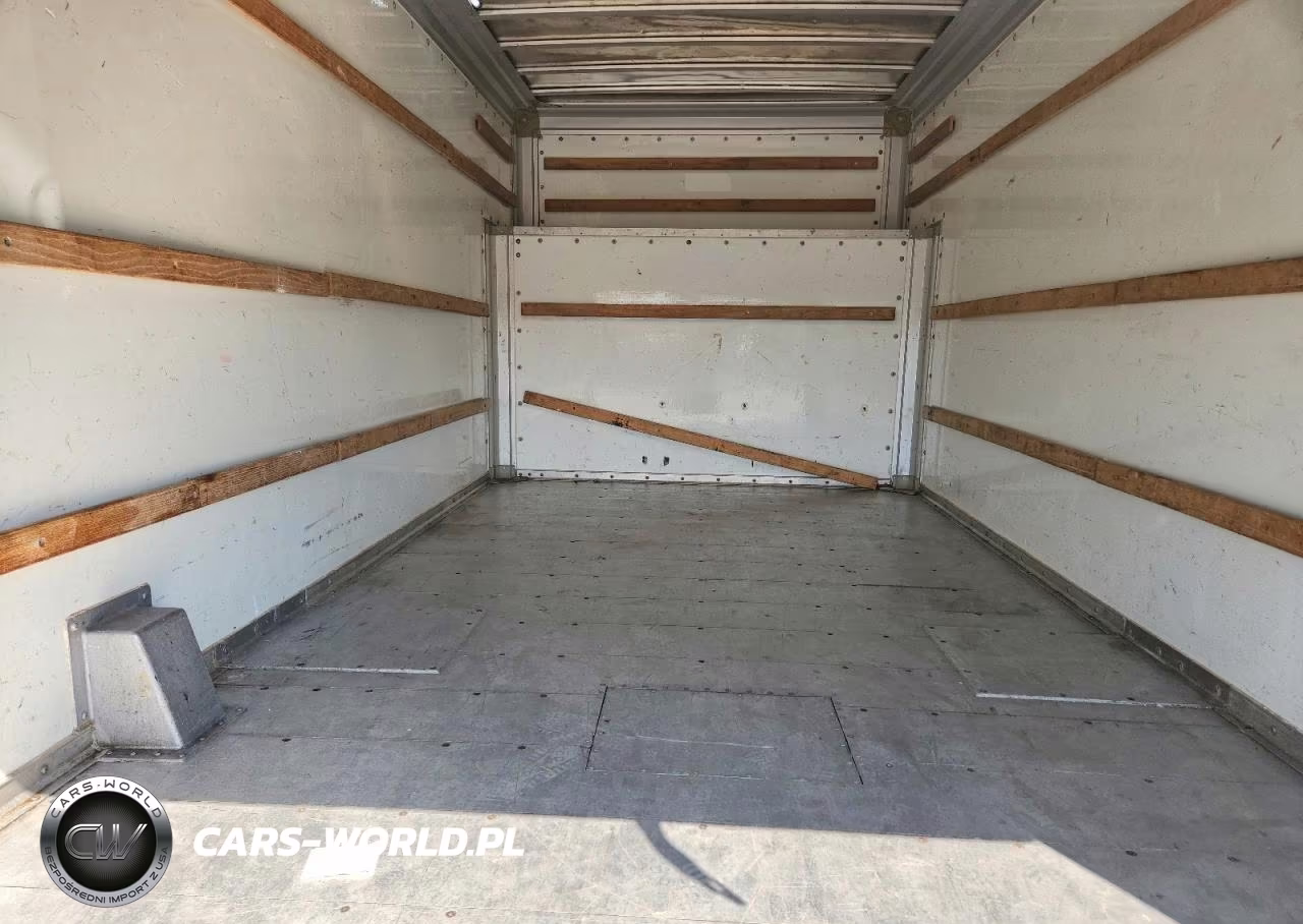 2009 Ford Econoline E450 Super Duty Cutaway Van VIN:1FDXE45S39DA86505 - 10