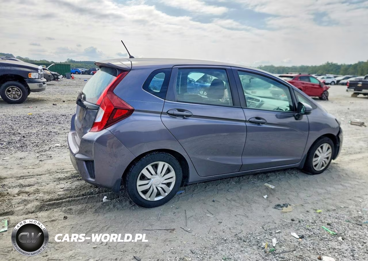 2015 Honda Fit Lx VIN:3HGGK5H57FM754039 - 3