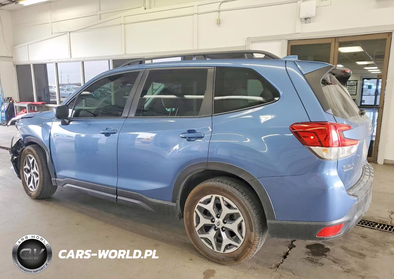 2022 Subaru Forester Premium VIN:JF2SKADC5NH413491 - 2
