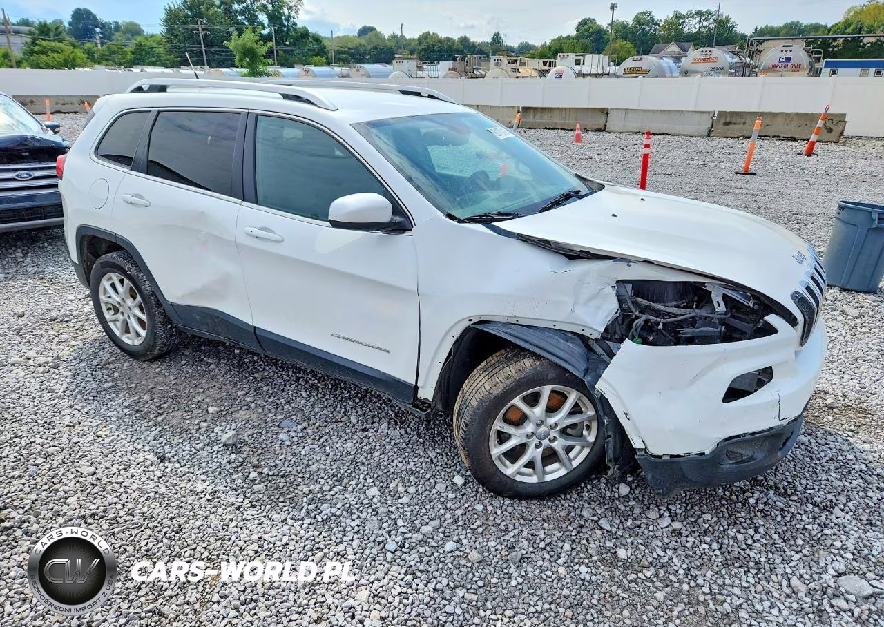 2014 Jeep Cherokee Latitude VIN:1C4PJLCS6EW117256 - 4