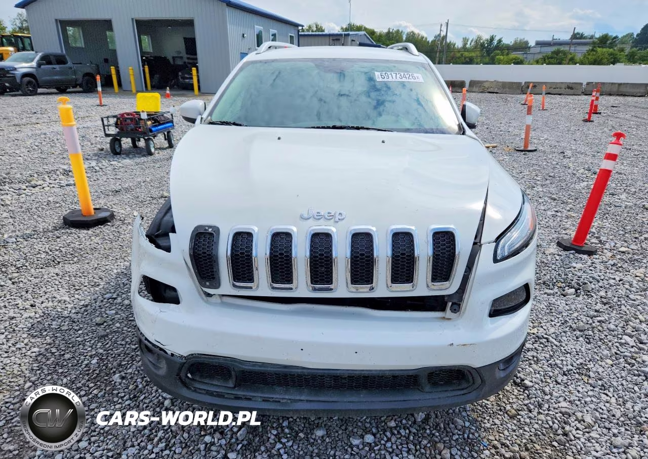 2014 Jeep Cherokee Latitude VIN:1C4PJLCS6EW117256 - 5