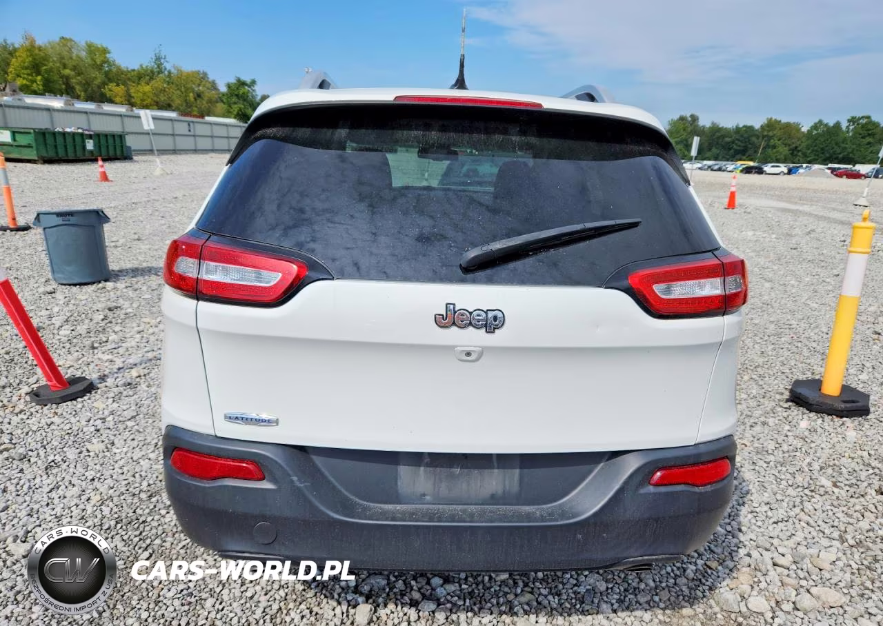 2014 Jeep Cherokee Latitude VIN:1C4PJLCS6EW117256 - 6