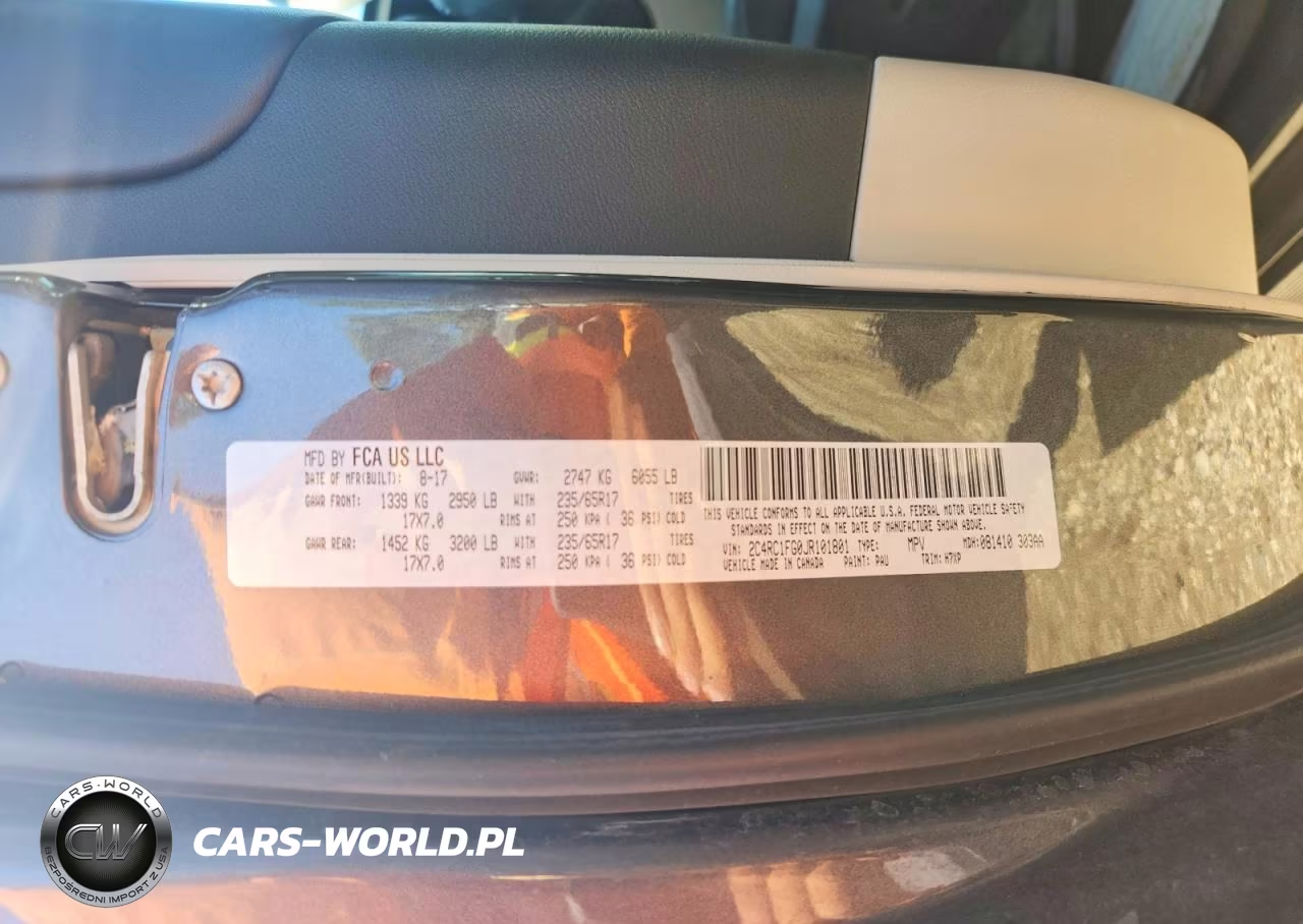 2018 Chrysler Pacifica Touring Plus VIN:2C4RC1FG0JR101801 - 13