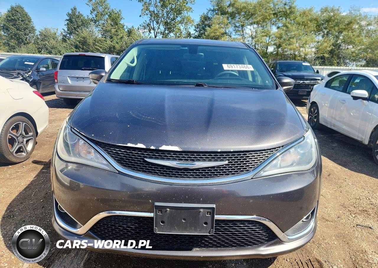 2018 Chrysler Pacifica Touring Plus VIN:2C4RC1FG0JR101801 - 5