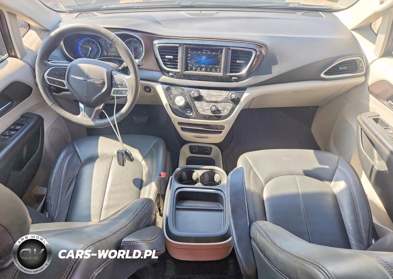 2018 Chrysler Pacifica Touring Plus VIN:2C4RC1FG0JR101801 - 8