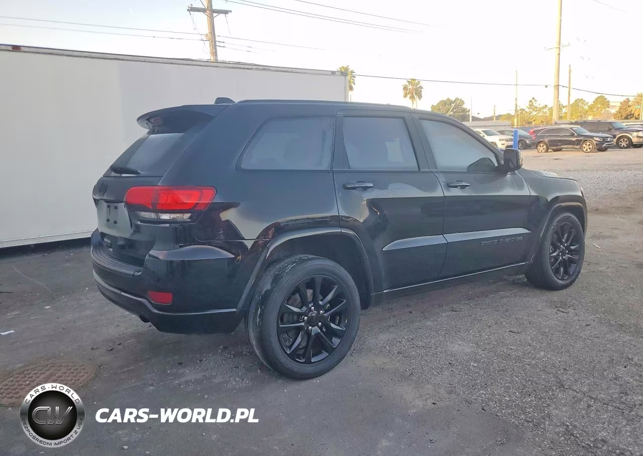 2020 Jeep Grand Cherokee Laredo VIN:1C4RJEAG1LC245762 - 3