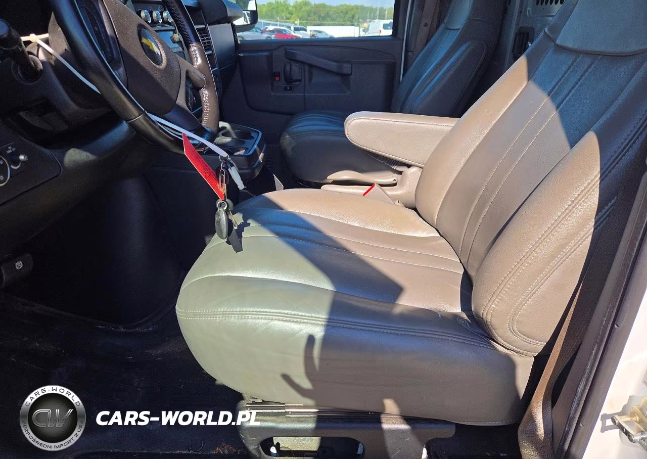 2020 Chevrolet Express G3500 VIN:1GCZGGFG3L1276039 - 7