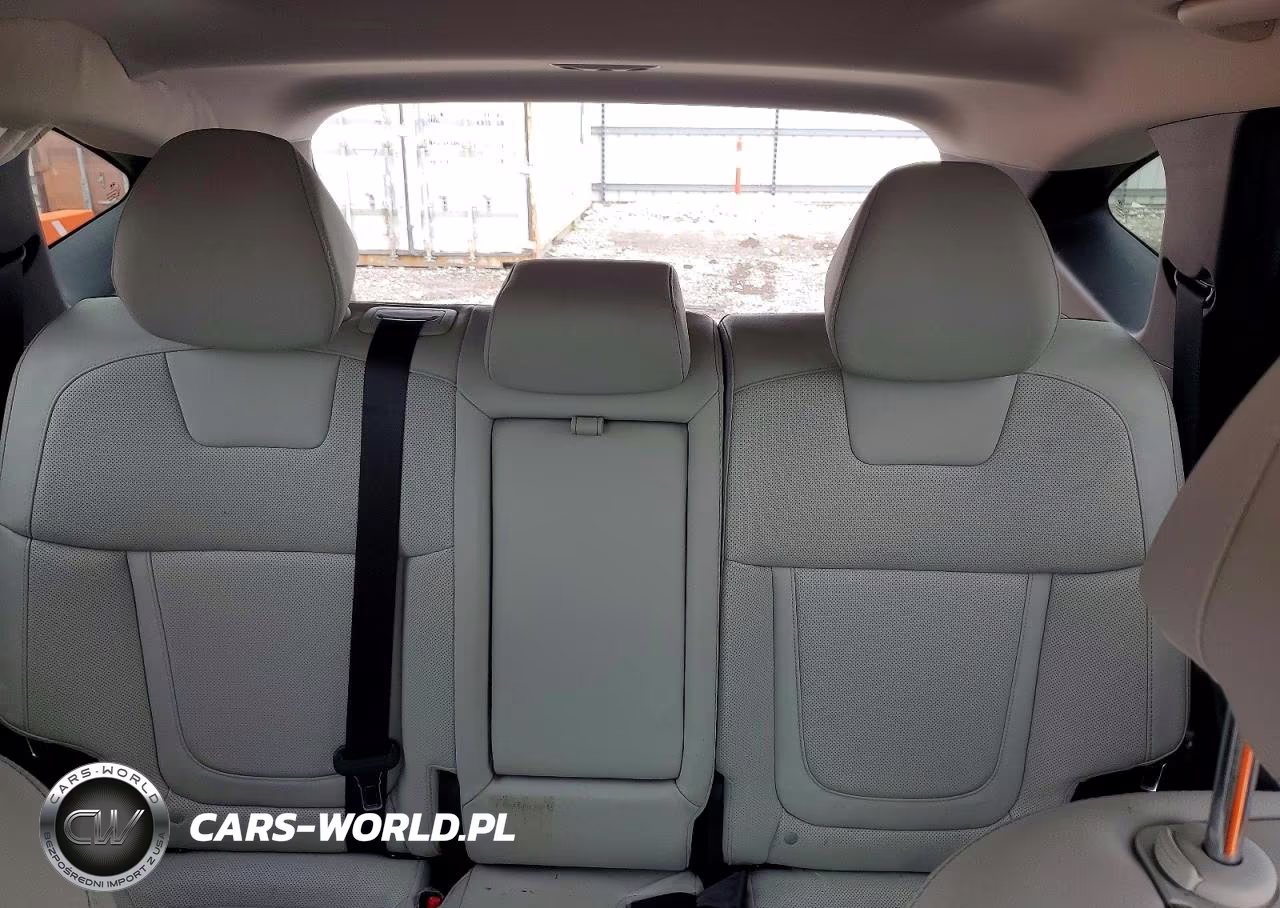 2022 Hyundai Tucson Limited VIN:KM8JECA16NU055868 - 10