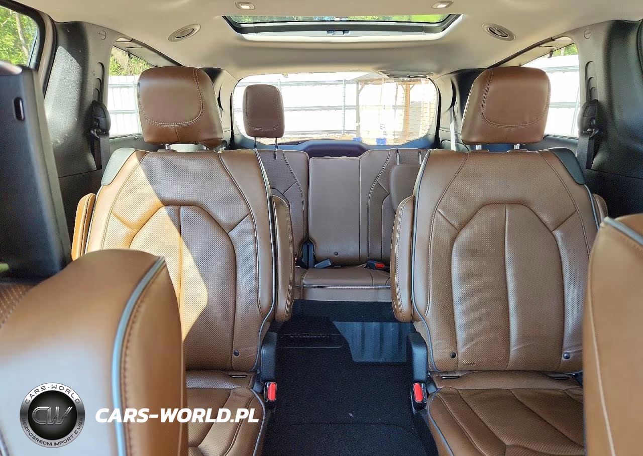 2019 Chrysler Pacifica Limited VIN:2C4RC1GG3KR644267 - 10