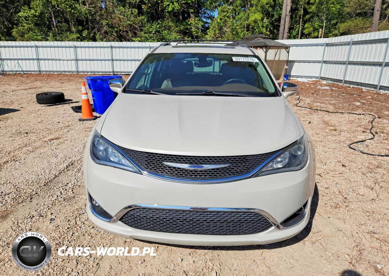 2019 Chrysler Pacifica Limited VIN:2C4RC1GG3KR644267 - 5